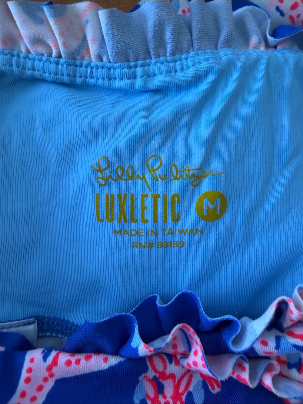 Lilly Pulitzer Luxletic Coral-Print Bike Shorts M - Picture 2 of 2